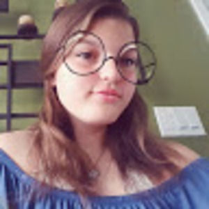 Meet your Posher, Caitlyn